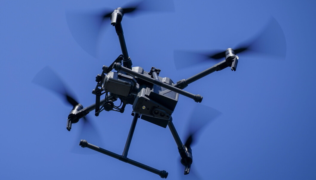 Politiet minnet mandag droneflygere om at de trenger dispensasjon for å fly dem i Oslo sentrum. Likevel skal forbudet ha blitt brutt. Politiet minnet mandag droneflygere om at de trenger dispensasjon for å fly dem i Oslo sentrum. Likevel skal forbudet ha blitt brutt.