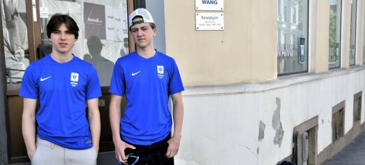 Østkantgutta Stian (16) og Gabriel (18) er den norske hockeyframtida. — Det viktigste er å ha det gøy
