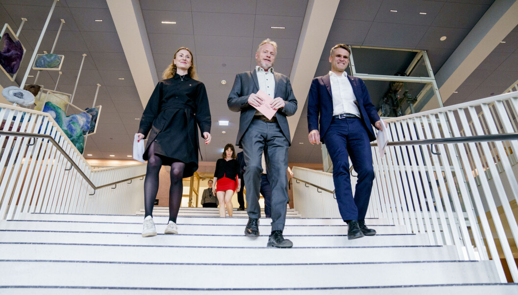 Oppvekst- og kunnskapsbyråd Sunniva Holmås Eidsvoll (SV), byrådsleder Raymond Johansen (Ap) og finansbyråd Einar Wilhelmsen (MDG) la torsdag fram forslag til revidert budsjett for Oslo kommune. Oppvekst- og kunnskapsbyråd Sunniva Holmås Eidsvoll (SV), byrådsleder Raymond Johansen (Ap) og finansbyråd Einar Wilhelmsen (MDG) la torsdag fram forslag til revidert budsjett for Oslo kommune.