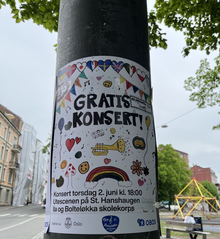 Plakat på Lille Bislett ved Sofiesgate. Plakat på Lille Bislett ved Sofiesgate.