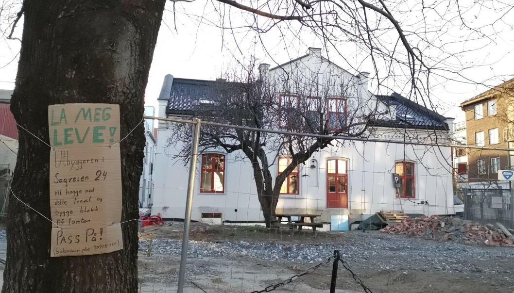 Lohrbauers Villa ligger foran leilighetskomplekset som nylig skiftet navn. Her blir det leiligheter. Lohrbauers Villa ligger foran leilighetskomplekset som nylig skiftet navn. Her blir det leiligheter.