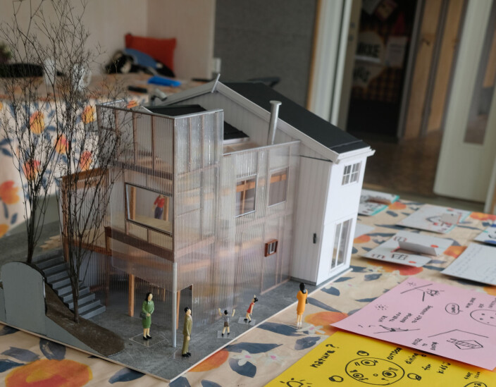 Modellen av tilbygget som skal lages med gjenbruksmaterialer og deler fra et japansk hus fra femtitallet. Modellen av tilbygget som skal lages med gjenbruksmaterialer og deler fra et japansk hus fra femtitallet.