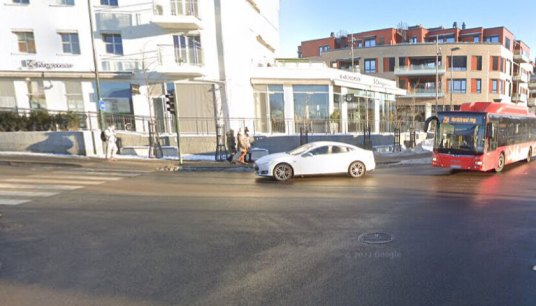 Politiet tror motorsykkelen ikke overholdt vikeplikt for bilen forut for kollisjonen i Sæterkrysset lørdag kveld. Politiet tror motorsykkelen ikke overholdt vikeplikt for bilen forut for kollisjonen i Sæterkrysset lørdag kveld.