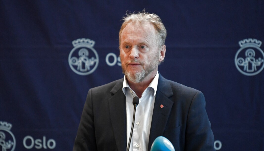Sier foreløpig nei til ferdigstillelse av Fornebubanen: — Jeg mener staten må vise større forståelse og fleksibilitet for storbyens behov, sier Raymond Johansen (Ap). Sier foreløpig nei til ferdigstillelse av Fornebubanen: — Jeg mener staten må vise større forståelse og fleksibilitet for storbyens behov, sier Raymond Johansen (Ap).