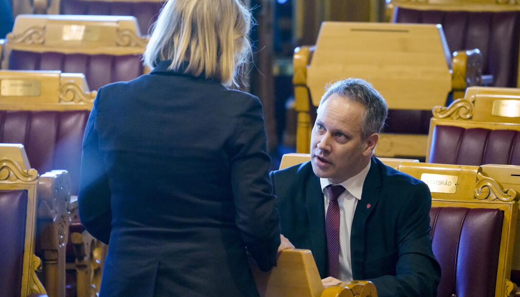 Samferdselsminister Jon-Ivar Nygård mener det aldri er heldig at det oppstår uro rundt prosjekter som Fornebubanen, men forstår at det kommer debatt etter store økonomiske overskridelser. Foto: Ole Berg-Rusten / NTB Samferdselsminister Jon-Ivar Nygård mener det aldri er heldig at det oppstår uro rundt prosjekter som Fornebubanen, men forstår at det kommer debatt etter store økonomiske overskridelser. Foto: Ole Berg-Rusten / NTB