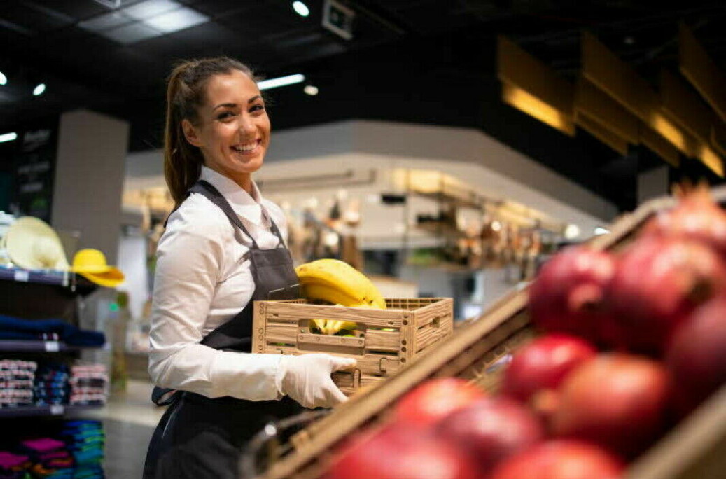 Det tar bare en time med bil å nå dagligvarebutikkene i Töcksfors. Butikkene er åpne hver dag og de har et stort utvalg av norske produkter, i tillegg til svenske og utenlandske, alt til gode priser. Det tar bare en time med bil å nå dagligvarebutikkene i Töcksfors. Butikkene er åpne hver dag og de har et stort utvalg av norske produkter, i tillegg til svenske og utenlandske, alt til gode priser.