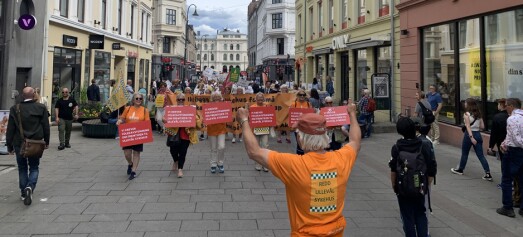Fylte Jernbanetorget: Demonstrasjonstog med krav folkeavstemning om Ullevål sykehus' framtid