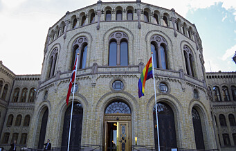 Stortinget heiste regnbueflagget: – Stor symbolsk verdi