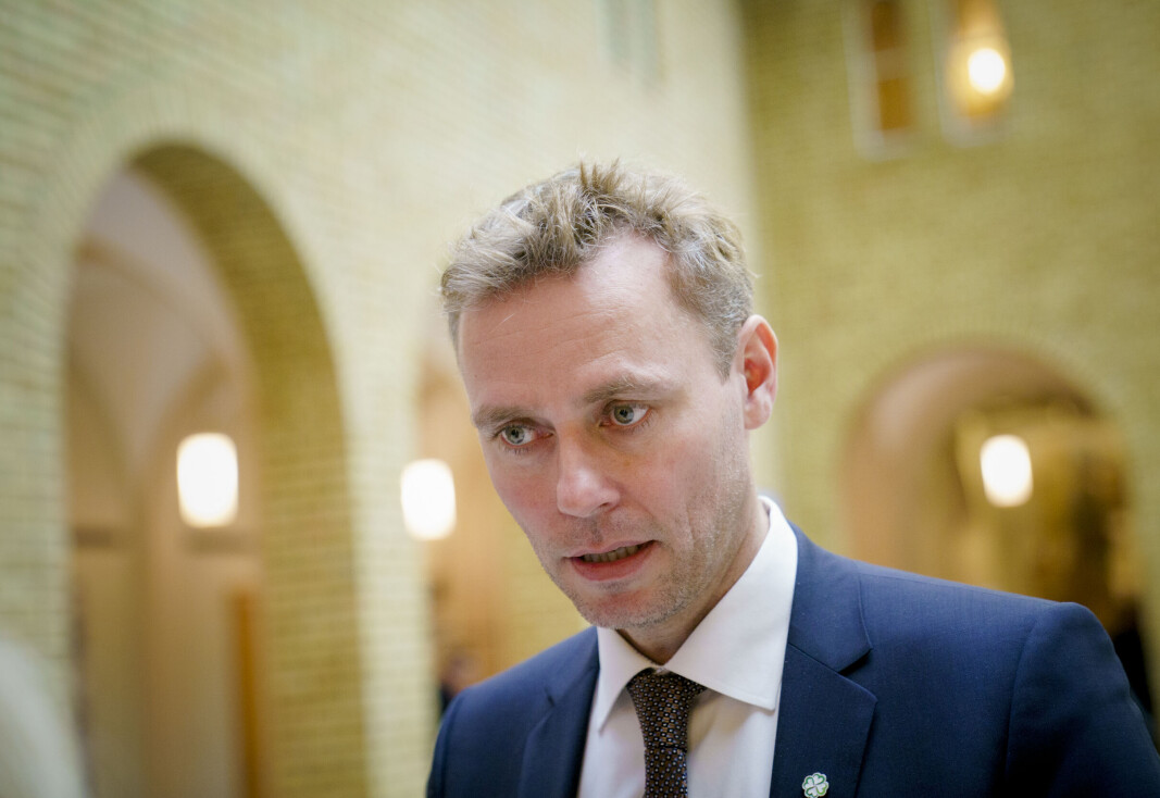 — Vi har nå gjort en totalvurdering, der alternativet ville vært å rykke tilbake til start og starte prosjektet på nytt, sier høyere utdanningsminister Ola Borten Moe (Sp). — Vi har nå gjort en totalvurdering, der alternativet ville vært å rykke tilbake til start og starte prosjektet på nytt, sier høyere utdanningsminister Ola Borten Moe (Sp).