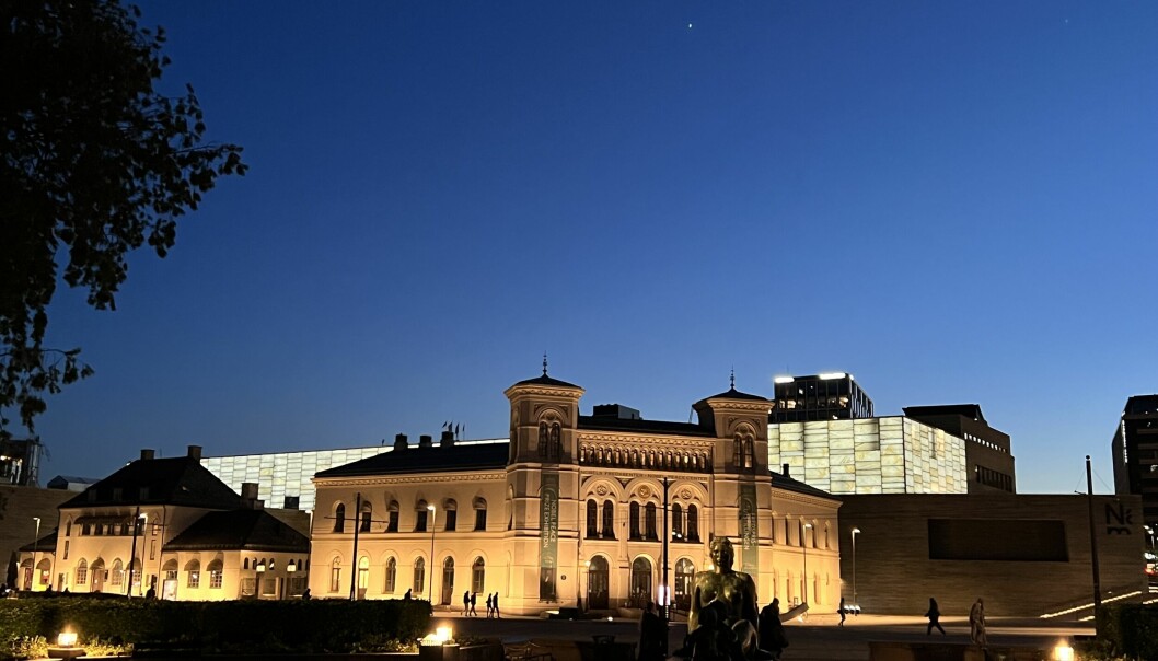 Det er helt fantastisk å se hvordan Lyshallen gir en varme og utstråling på kveldstid. Det nye Nasjonalmuseet er vakkert, sier Øystein Aurlien i dette innlegget.