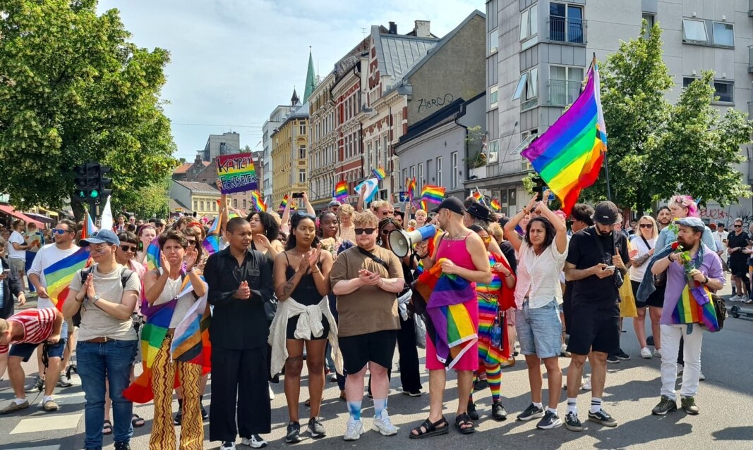Mange stilte lørdag opp i et alternativ markering av Pride-dagen og gikk sammen fra Grønland da Pride ble avlyst. Mange stilte lørdag opp i et alternativ markering av Pride-dagen og gikk sammen fra Grønland da Pride ble avlyst.