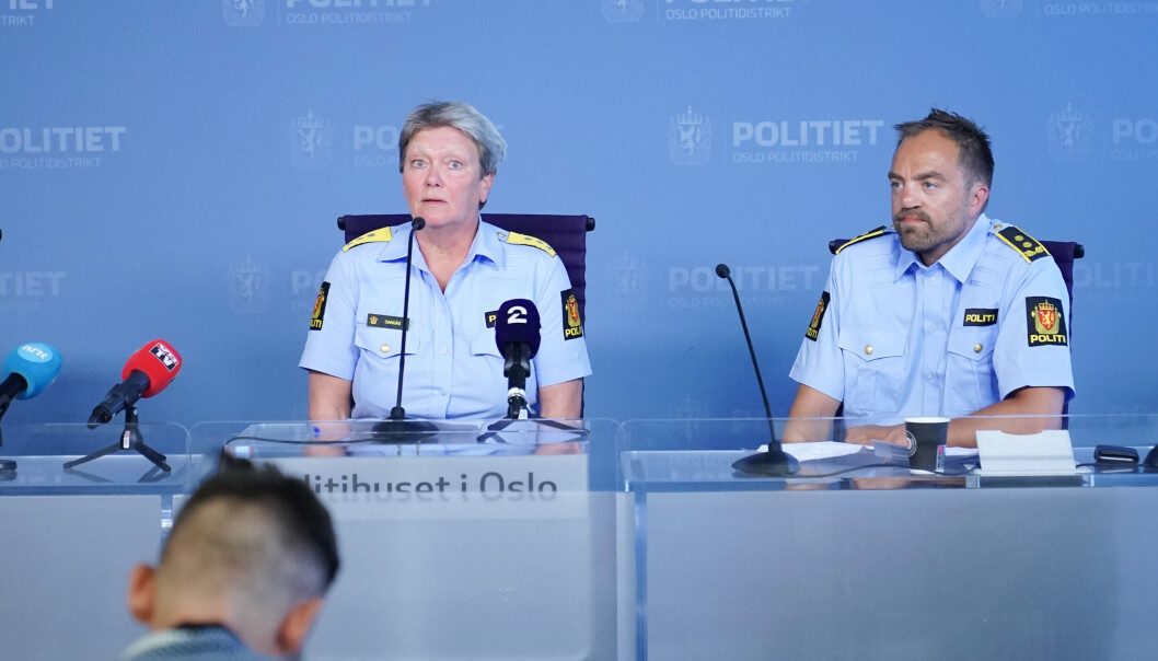 Politimester Beate Gangås og politiadvokat Børge Enoksen møter pressen i forbindelse med skyting natt til lørdag.Foto: Håkon Mosvold Larsen / NTB Politimester Beate Gangås og politiadvokat Børge Enoksen møter pressen i forbindelse med skyting natt til lørdag.Foto: Håkon Mosvold Larsen / NTB