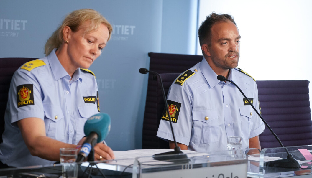 Visepolitimester Cecilie Lilaas-Skari (t.v.) og politiadvokat Børge Enoksen møter pressen søndag i forbindelse med skytingen mot flere utesteder natt til lørdag. To personer ble drept og 21 personer skadet under skytingen. Foto: Terje Pedersen / NTB Visepolitimester Cecilie Lilaas-Skari (t.v.) og politiadvokat Børge Enoksen møter pressen søndag i forbindelse med skytingen mot flere utesteder natt til lørdag. To personer ble drept og 21 personer skadet under skytingen. Foto: Terje Pedersen / NTB