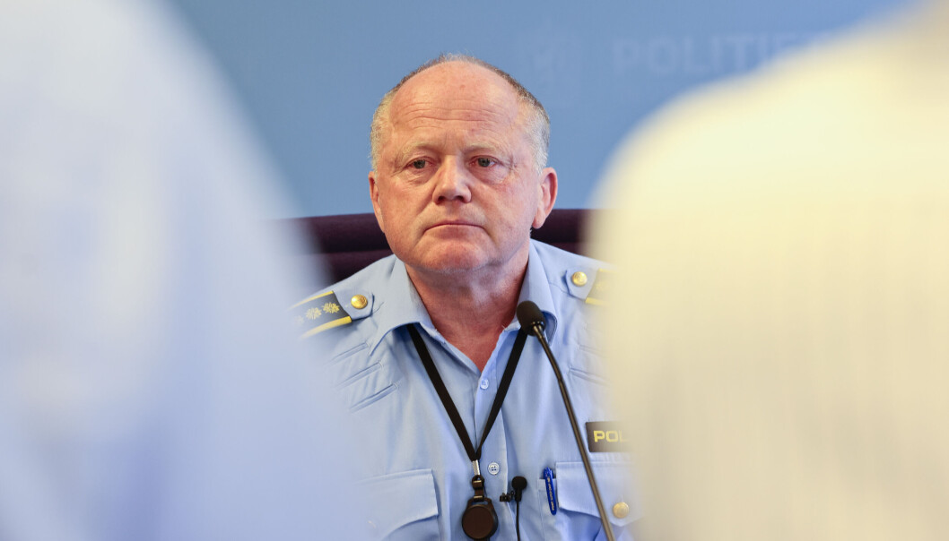 Fraråder folk å dra til Rådhusplassen i kveld: — Vi kan ikke garantere for sikkerheten, sier stabssjef Martin Strand ved Oslo politidistrikt. Fraråder folk å dra til Rådhusplassen i kveld: — Vi kan ikke garantere for sikkerheten, sier stabssjef Martin Strand ved Oslo politidistrikt.