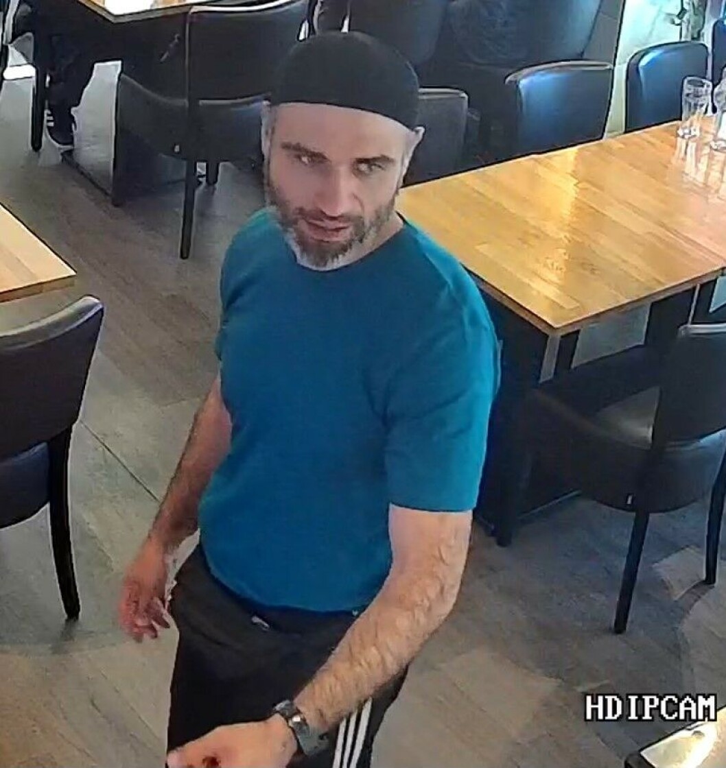 Zaniar Matapour fanget av overvåkingskamera ni timer før han dreper to menn og skader 21 personer ved Per på hjørnet og London pub natt til 25. juni. Zaniar Matapour fanget av overvåkingskamera ni timer før han dreper to menn og skader 21 personer ved Per på hjørnet og London pub natt til 25. juni.