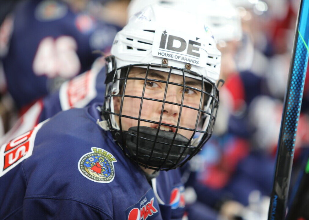 Gitteret blir nok lagt igjen hjemme dersom Gabriel Koch blir plukket ut i en såkalt draft av en NHL-klubb. Men først skal 18-åringen fra Kampen og Vålerenga spille i Sverige. Gitteret blir nok lagt igjen hjemme dersom Gabriel Koch blir plukket ut i en såkalt draft av en NHL-klubb. Men først skal 18-åringen fra Kampen og Vålerenga spille i Sverige.