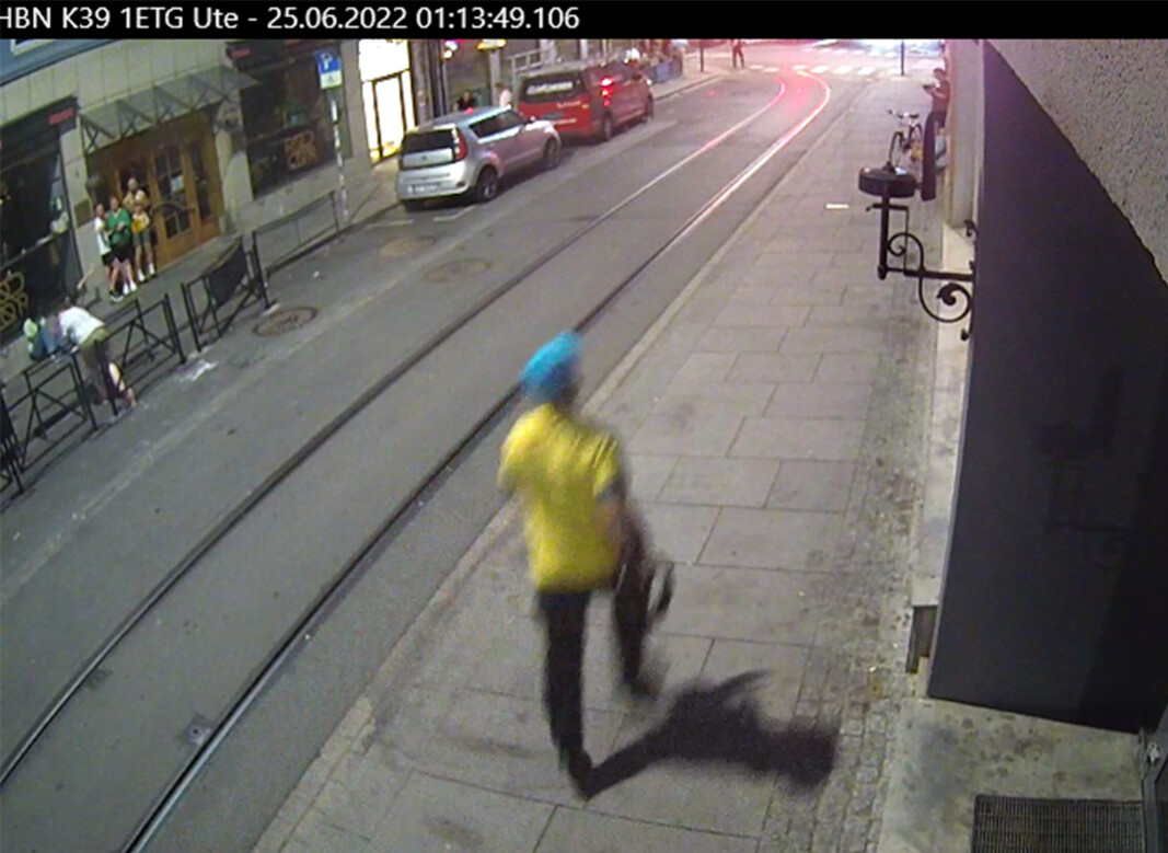 Politiet ber på nytt personer som var om bord på trikk nummer 18 som gikk fra Rikshospitalet natt til lørdag 25. juni kl. 0.55, med ankomst til tinghuset cirka klokken 1.11 om å ta kontakt. Politiet ber på nytt personer som var om bord på trikk nummer 18 som gikk fra Rikshospitalet natt til lørdag 25. juni kl. 0.55, med ankomst til tinghuset cirka klokken 1.11 om å ta kontakt.