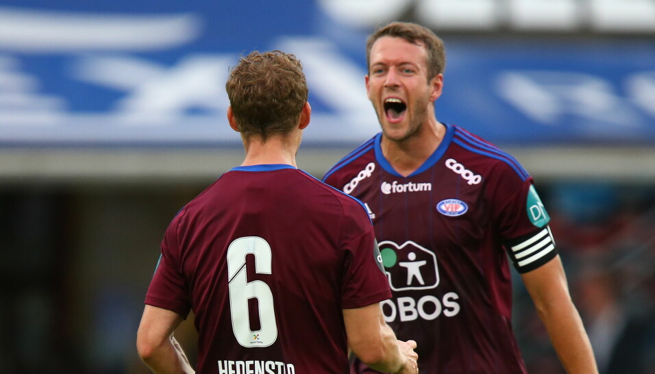 Vålerenga-spiller Jonatan Tollås Nation jubler over 1-0-seieren mot Sarpsborg 08.