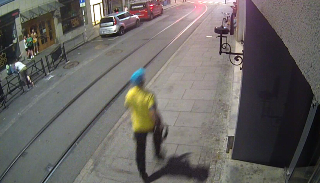 Politiet har gått ut og etterlyst observasjoner, bilder og video av Zaniar Matapour (bildet) på 18-trikken før skytingen natt til 25. juni. Nå vil de til bunns i hvorfor siktede skiftet tøy før skytingen. Foto: Politiet / NTB Politiet har gått ut og etterlyst observasjoner, bilder og video av Zaniar Matapour (bildet) på 18-trikken før skytingen natt til 25. juni. Nå vil de til bunns i hvorfor siktede skiftet tøy før skytingen. Foto: Politiet / NTB