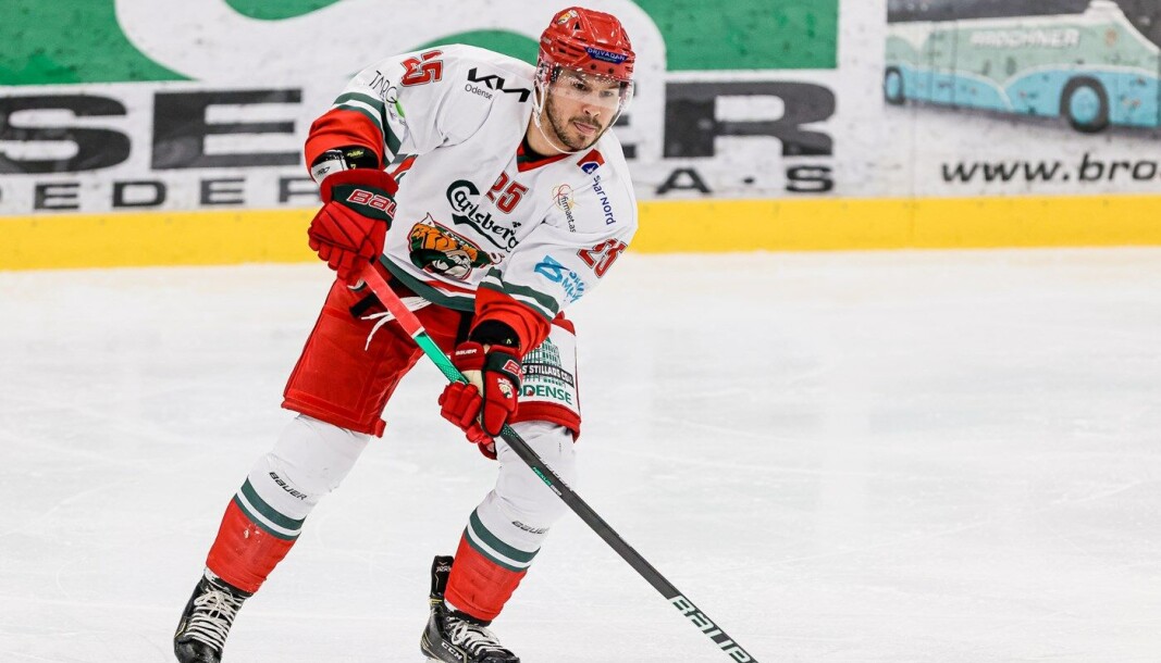 Mark Auk plukket poeng offensivt i Odense Bulldogs, samtidig som han skjøttet sine defensive oppgaver. Mark Auk plukket poeng offensivt i Odense Bulldogs, samtidig som han skjøttet sine defensive oppgaver.