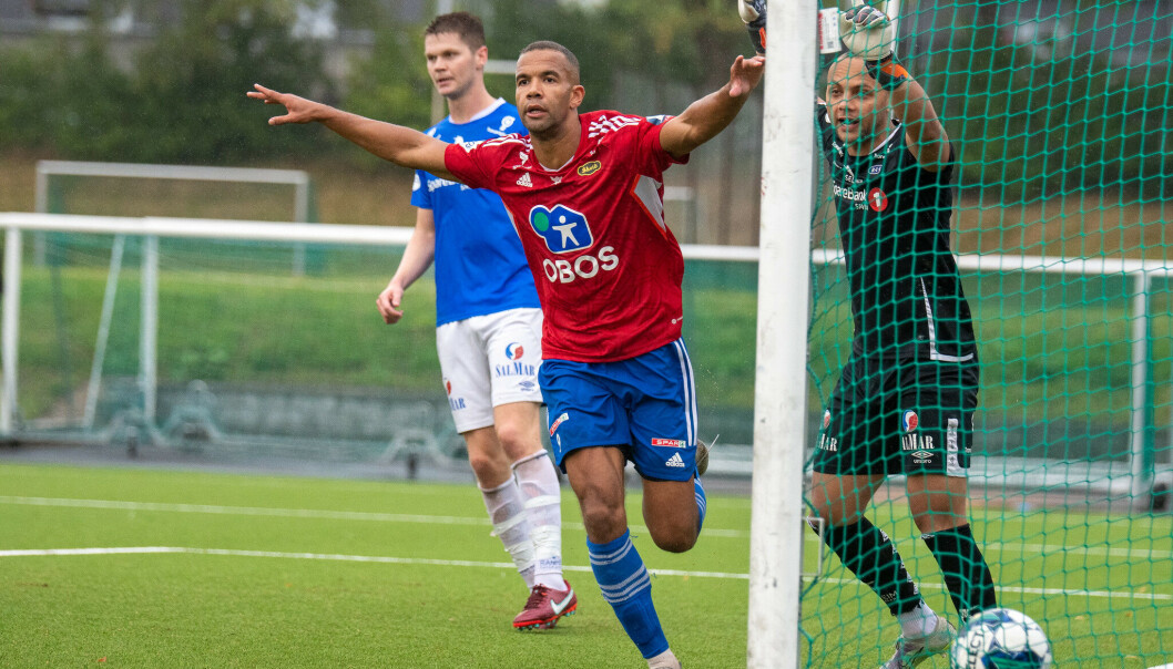 1-0, Johnny Buduson blir matchvinner etter å ha ekspedert Napoleon Romsaas geniale pasning i mål. 1-0, Johnny Buduson blir matchvinner etter å ha ekspedert Napoleon Romsaas geniale pasning i mål.