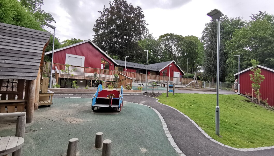 Det finnes en liten jungel av spennende ting å gjøre på lekeplassen til Kirsebærjordet barnehage. Det finnes en liten jungel av spennende ting å gjøre på lekeplassen til Kirsebærjordet barnehage.