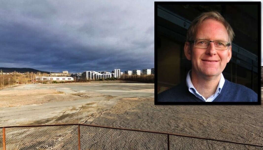 Økern Torgvei 6 har siden 1957 vært regulert til torganlegg. I omreguleringen planlegger Oslo kommune for inntil 1.000 nye boliger. — Det må avsettes areal til flere idrettsanlegg i planområdet, mener Magne Brekke, generalsekretær i Oslo Idrettskrets, i en felles uttalelse fra idrettskretsen. Økern Torgvei 6 har siden 1957 vært regulert til torganlegg. I omreguleringen planlegger Oslo kommune for inntil 1.000 nye boliger. — Det må avsettes areal til flere idrettsanlegg i planområdet, mener Magne Brekke, generalsekretær i Oslo Idrettskrets, i en felles uttalelse fra idrettskretsen.