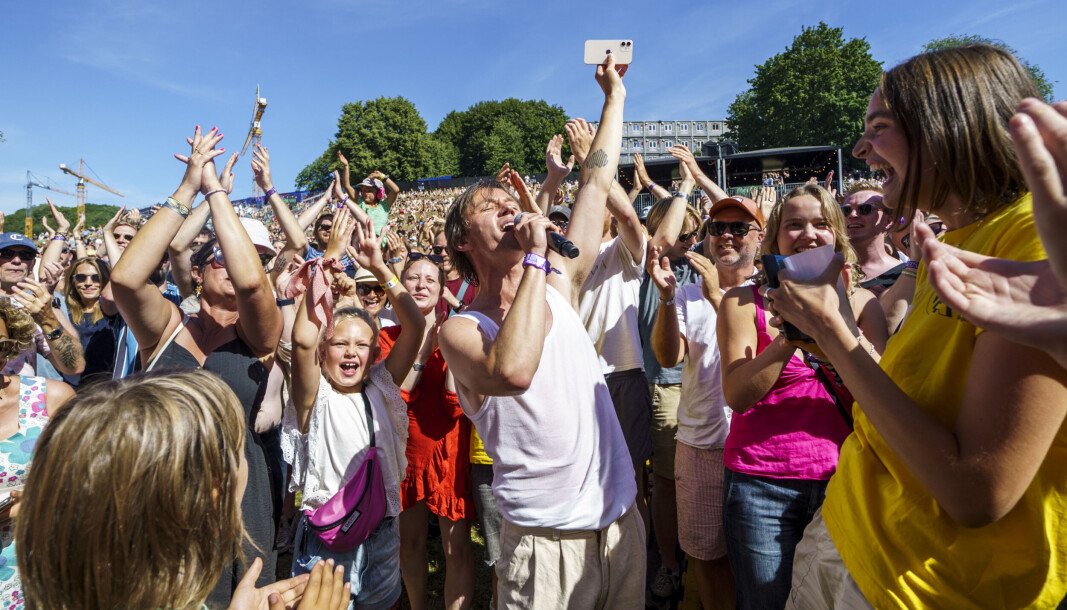 Sondre Lerche opptrer på Øyafestivalen lørdag. Sondre Lerche opptrer på Øyafestivalen lørdag.