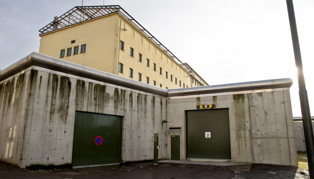 Det er i sommer beslaglagt 18 stikk- og slagvåpen som innsatte har laget inne i Oslo fengsel. Det er i sommer beslaglagt 18 stikk- og slagvåpen som innsatte har laget inne i Oslo fengsel.