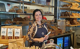 Fullt hus ved åpningen av Kværnerbyens nyeste bakeri. – Perfekt beliggenhet, forteller Martina