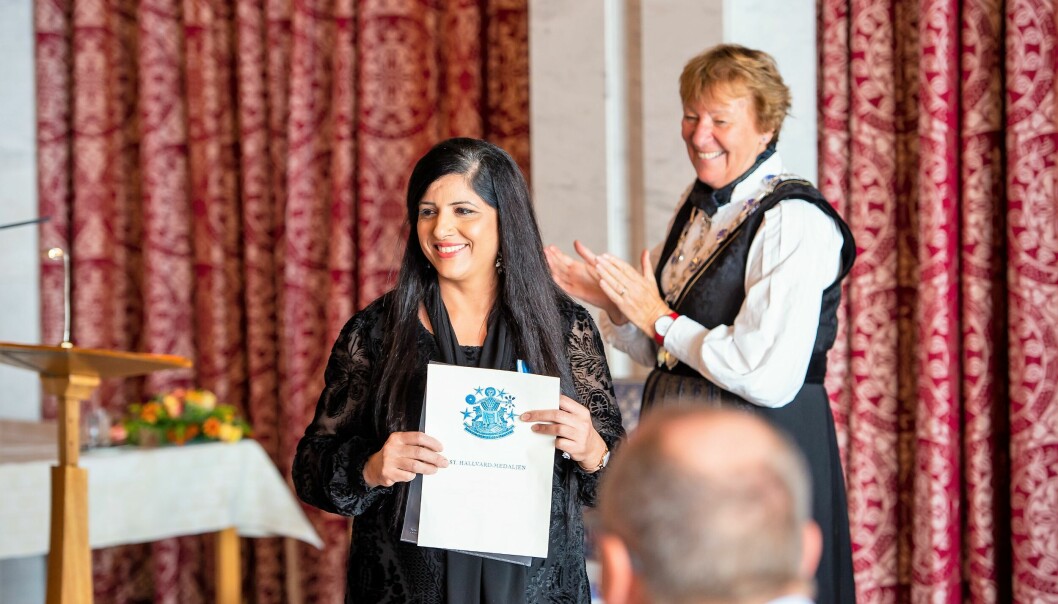 I 2021 fikk Nasreen Begum og Bydelsmødre St. Hallvard-medaljen av ordfører Marianne Borgen, for sitt arbeid med minoritetskvinner. I kulissene var ikke stemningen like god.