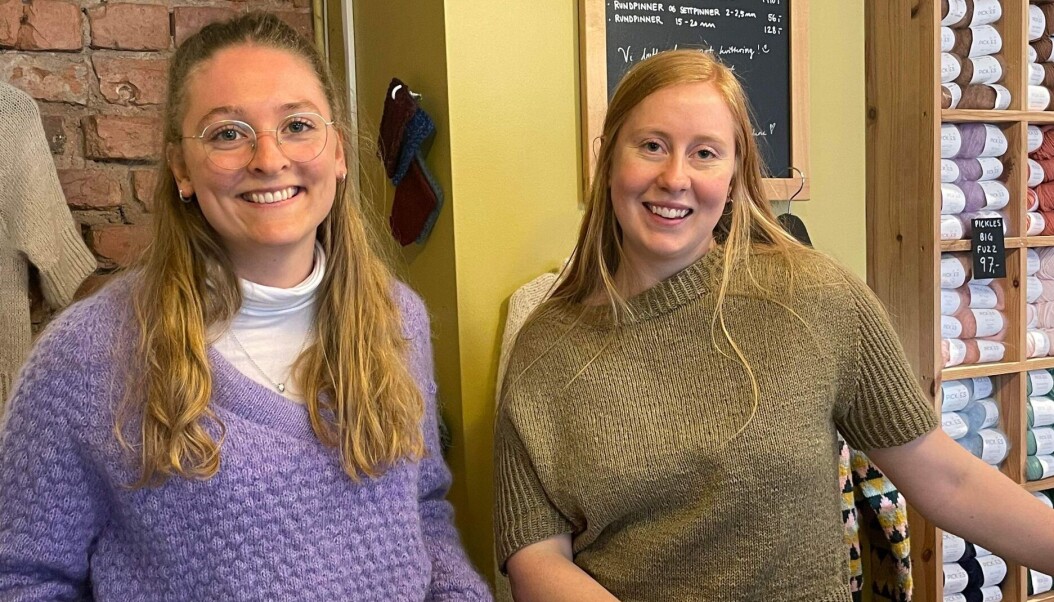 Kolleger og gamle venninner: Ida Marie Øksenholt Kvalvik og Tuva Senum Lie gikk på musikklinjen på Dahlske Videregående Skole, før de begynte å jobbe på Pickles. Kolleger og gamle venninner: Ida Marie Øksenholt Kvalvik og Tuva Senum Lie gikk på musikklinjen på Dahlske Videregående Skole, før de begynte å jobbe på Pickles.