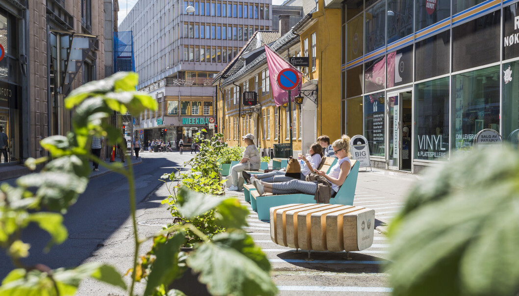 – Oslo bør ha kort responstid når private aktører tar initiativ til arrangementer og sosiale møteplasser. Oslo bør som populær turistdestinasjon ha søndagsåpne butikker, mener skribenten. – Oslo bør ha kort responstid når private aktører tar initiativ til arrangementer og sosiale møteplasser. Oslo bør som populær turistdestinasjon ha søndagsåpne butikker, mener skribenten.