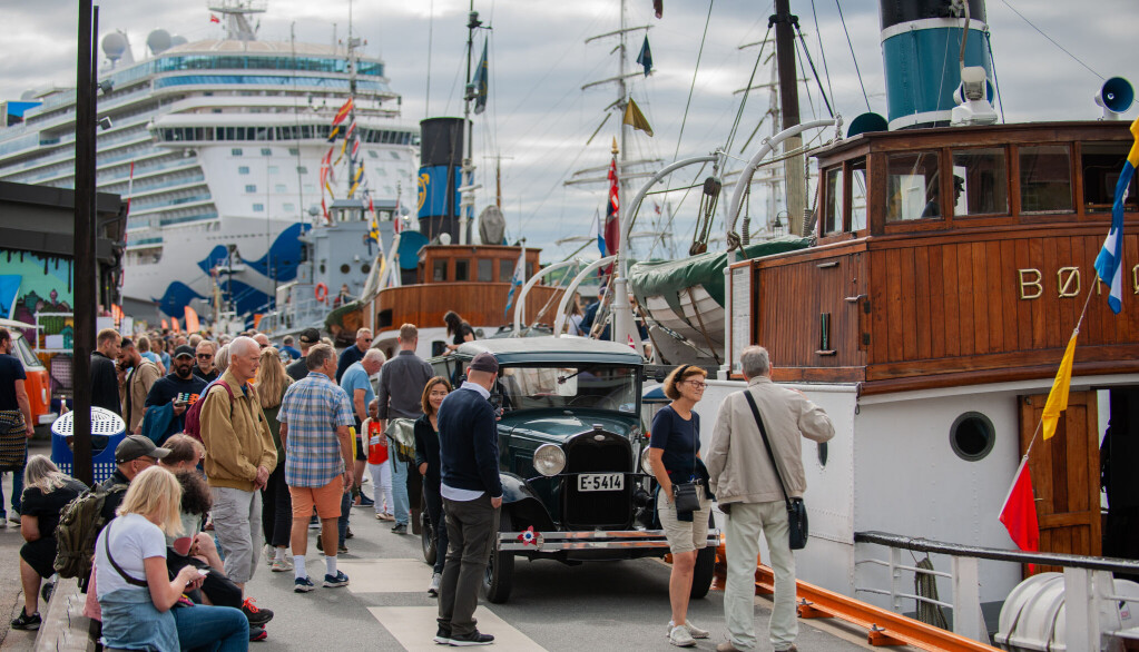Mange syntes det var stas å gå om bord i veteranbåtene på Oslo havnelangs. Mange syntes det var stas å gå om bord i veteranbåtene på Oslo havnelangs.