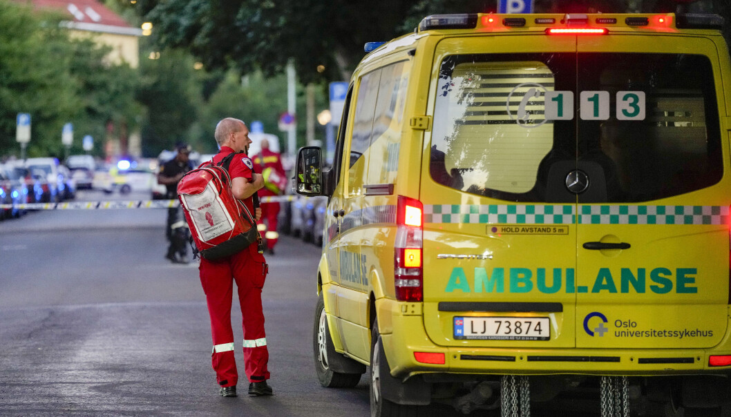 Ambulanse ved politisperringene etter skyting på Torshov. Men sent tirsdag kveld hadde politiet ikke fått melding om at noen var skadd. Ambulanse ved politisperringene etter skyting på Torshov. Men sent tirsdag kveld hadde politiet ikke fått melding om at noen var skadd.
