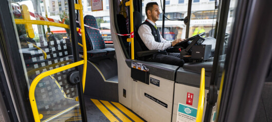 Avviser at filming av bussjåfører er overvåkning: — Det er for å bedre sikkerheten, sier miljøbyråd Sirin Hellvin Stav (MDG)
