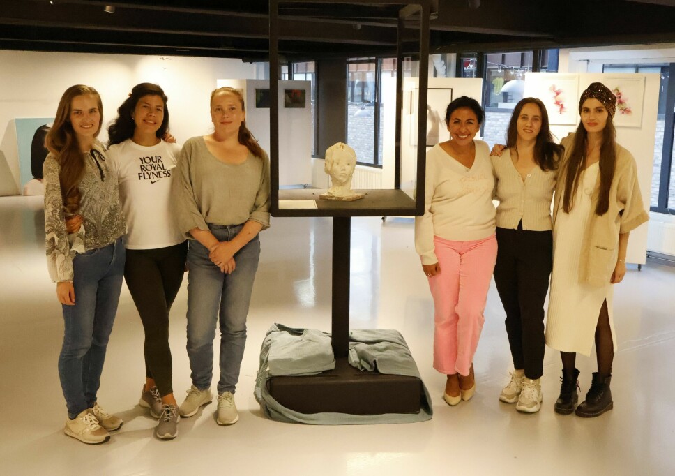 Fra venstre, Kasia Wiercinska, Beatrice Hirsch, Thora Soot, Paulina Ree, Sonia Vonograd Guiditti og Theodora Waldahl Dea i Female Artists Oslo ønsker å synligfjøre kvinnelige kunstnere