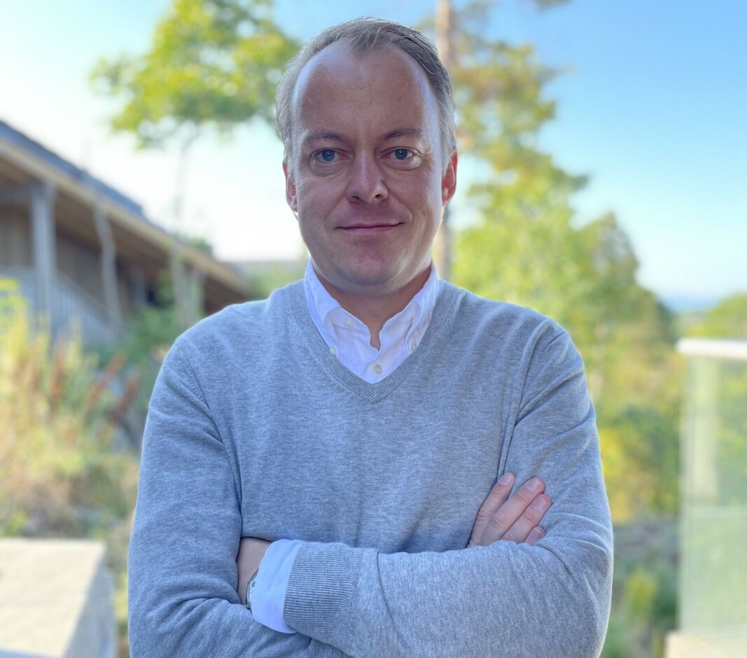 Svarer SVs Akhtar Chaudhry: — Det er navlebeskuende og til dels uheldig og flytte fokus fra politikk og over til etnisitet og farge, sier Erlend Wikborg (Frp). Svarer SVs Akhtar Chaudhry: — Det er navlebeskuende og til dels uheldig og flytte fokus fra politikk og over til etnisitet og farge, sier Erlend Wikborg (Frp).