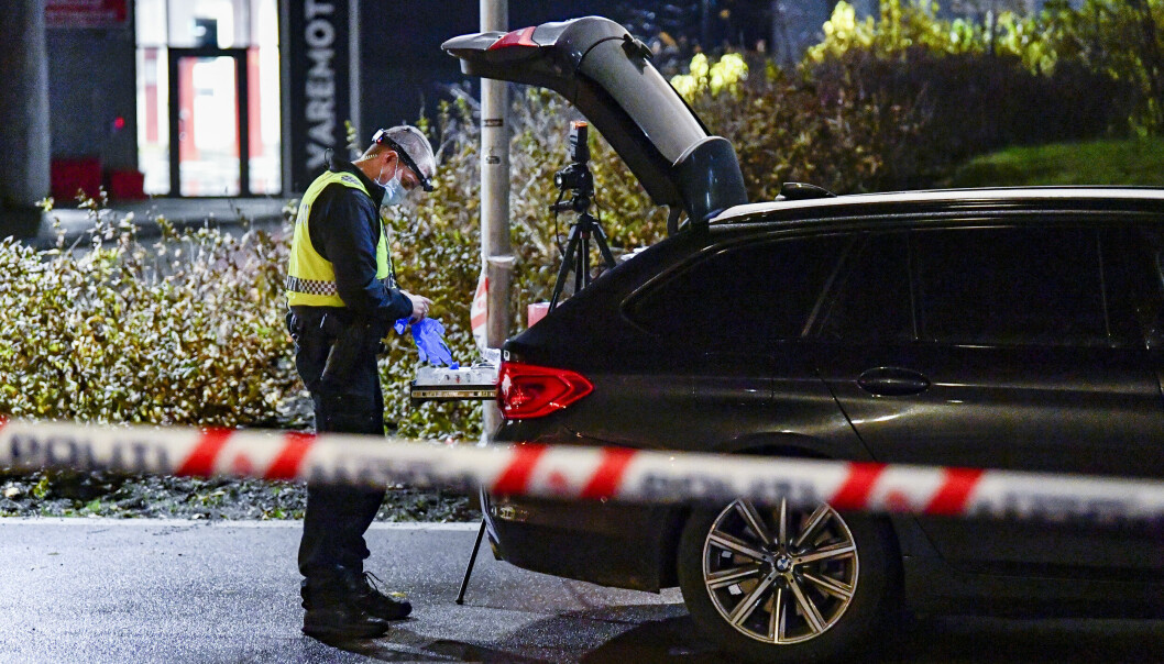 25. oktober i fjor ble en gutt skutt på Stovner i Oslo. Nå er en mann i 20-årene tiltalt for drapsforsøk.