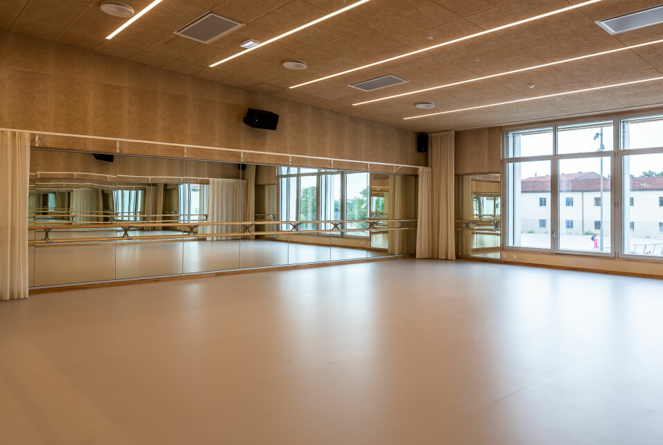Dansesalen på Kulturskolen er på hele på 150 kvadratmeter.