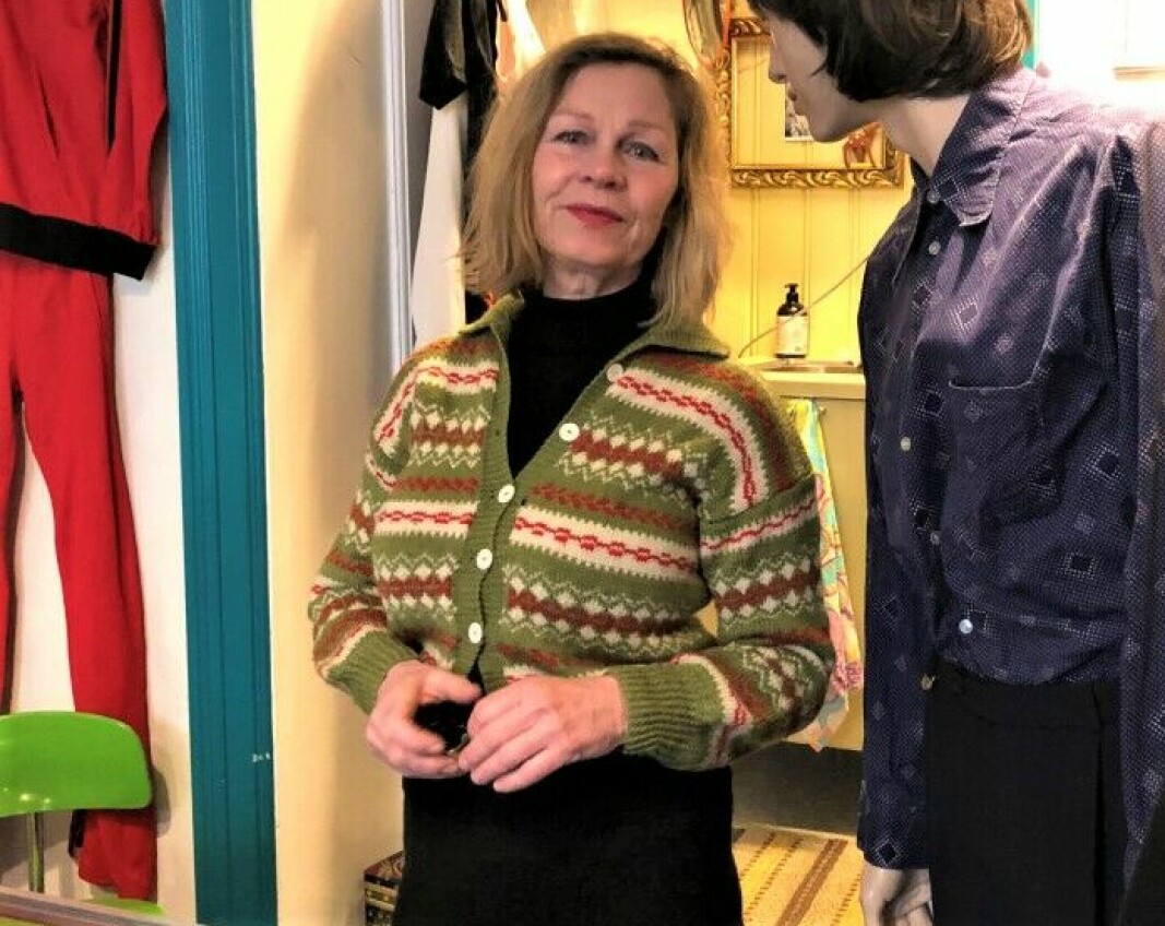 Anette Eggan Laskemoen i bruktbutikken Reprise i Schweigaards gate 52 er nominert til Oslos frivillighetspris 2022. — Det er jo selvsagt en ære. Men jeg synes liksom ikke jeg fortjener en så flott pris, sier hun.