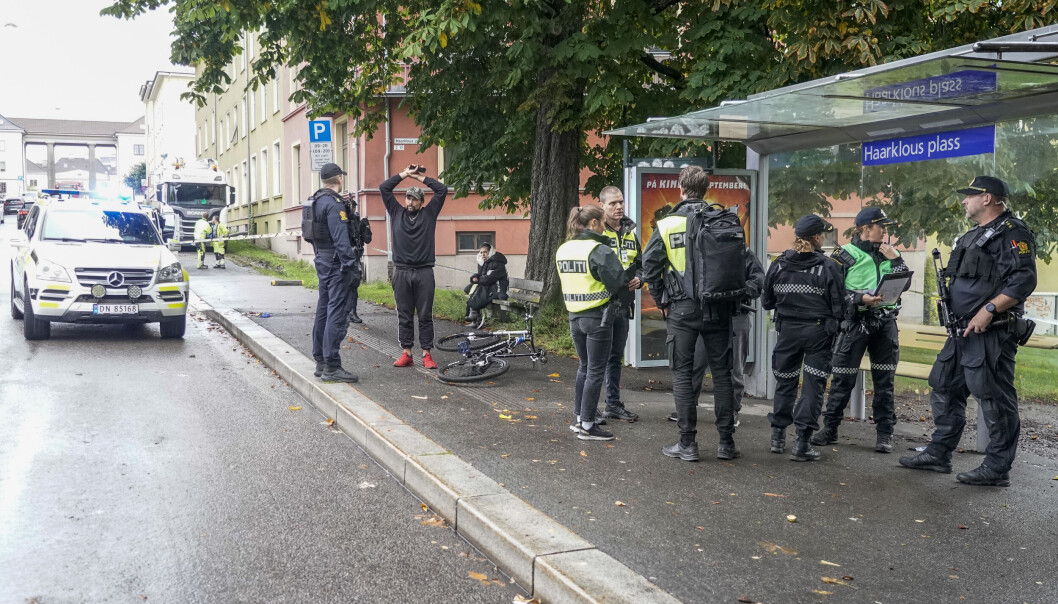 – Vi jobber med flere hypoteser, inkludert muligheten for at skaden er selvpåført, tvitrer politiet. – Vi jobber med flere hypoteser, inkludert muligheten for at skaden er selvpåført, tvitrer politiet.