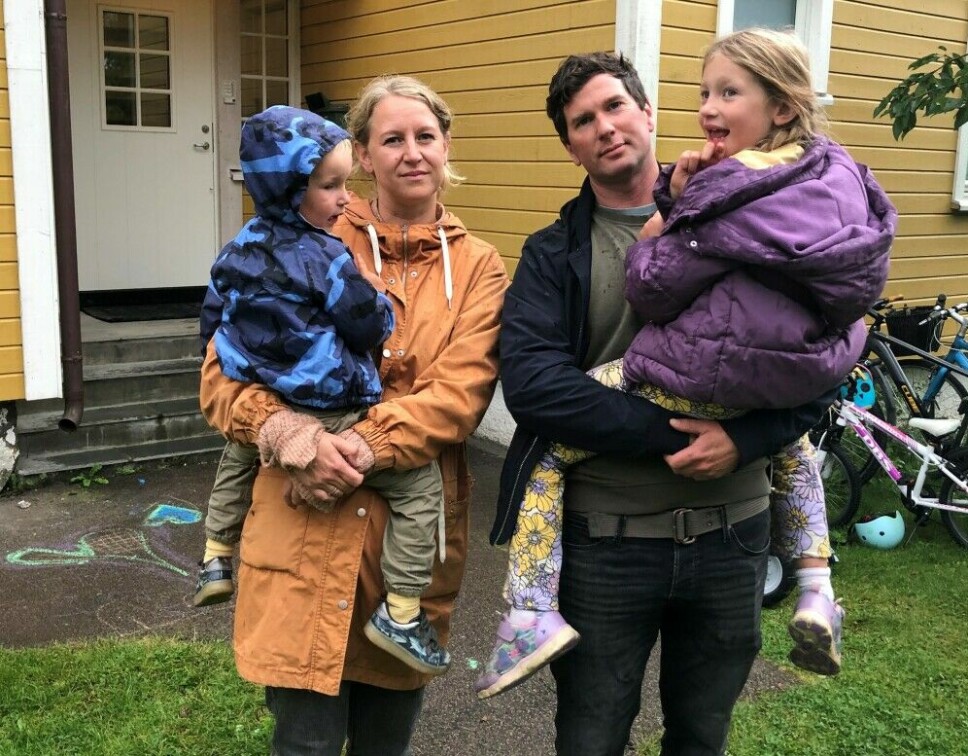 Madeleine Hagen og Bjørnar Grønhaug på Oppsal reagerer kraftig på avslag fra Plan- og bygningsetaten. Familien får ikke heve taket en meter for å lage soverom til barna.