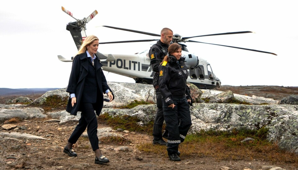 Ett av de to norske politihelikopterne er i disse dager flyttet fra Oslo politidistrikt og til Finnmark for å overvåke den norske grensa med Russland.