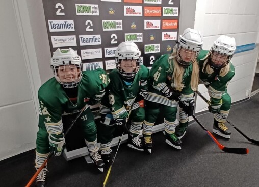 Verdens jentehockeyhelg i Oslo: — Vi trenger å få jentene inn på en arena som er veldig mannsdominert