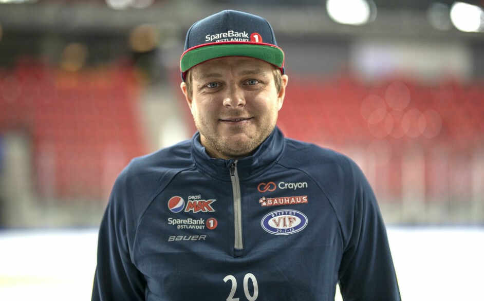Den svenske poengkongen Rasmus Ahlholm er svært glad for å være tilbake i hovedstaden og hos Vålerenga hockey.