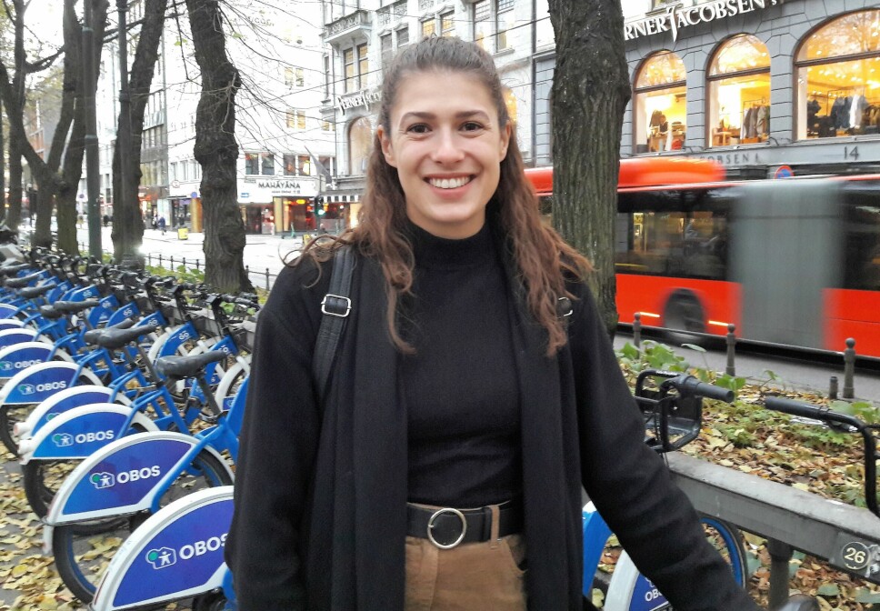 — Vi må utvide tilbudet om bysykler til å gjelde større deler av byen, og vi bør legge betalingen inn i Ruters app, sier nestleder i Oslo SV, Una Pasovic (26)