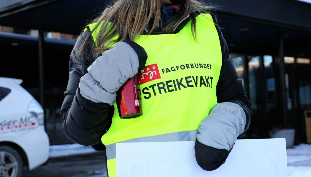 I en rekke private Oslo-barnehager vil de ansatte streike for pensjonsrettighetene sine fra mandag morgen. I en rekke private Oslo-barnehager vil de ansatte streike for pensjonsrettighetene sine fra mandag morgen.