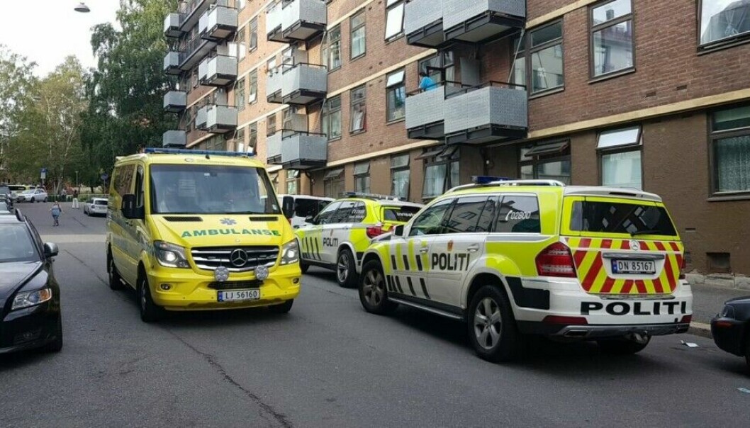 Flere ambulanser og politipatruljer rykket ut etter at en 38-åring løsnet skudd fra en leilighet i Christies gate.