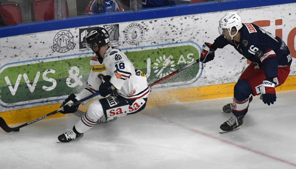 Det ble mye jaging på Vålerenga-spillerne torsdag kveld. Her jager Magnus Brekke Henriksen Spartas Marcus Fagerudd. Det ble mye jaging på Vålerenga-spillerne torsdag kveld. Her jager Magnus Brekke Henriksen Spartas Marcus Fagerudd.